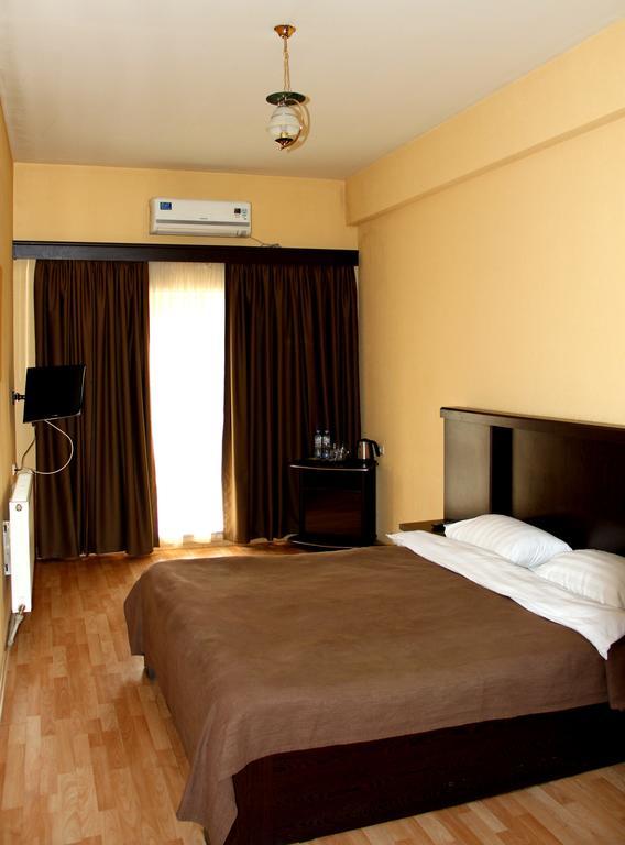 Avenue Hotel Tbilisi Room photo