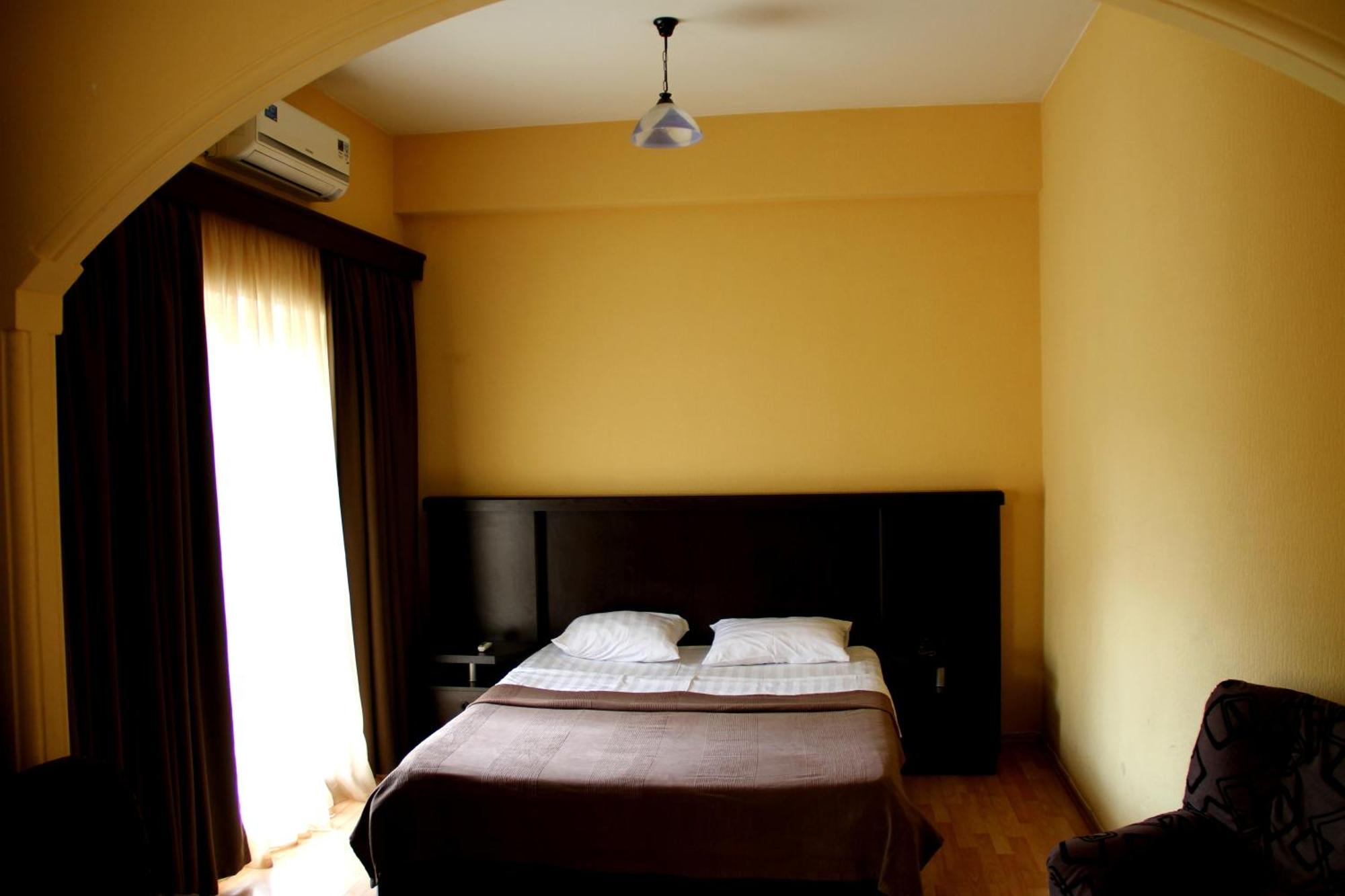 Avenue Hotel Tbilisi Exterior photo