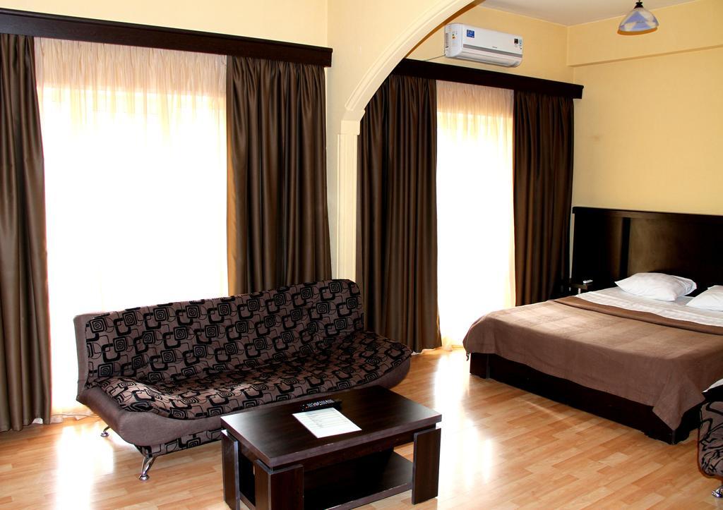 Avenue Hotel Tbilisi Exterior photo