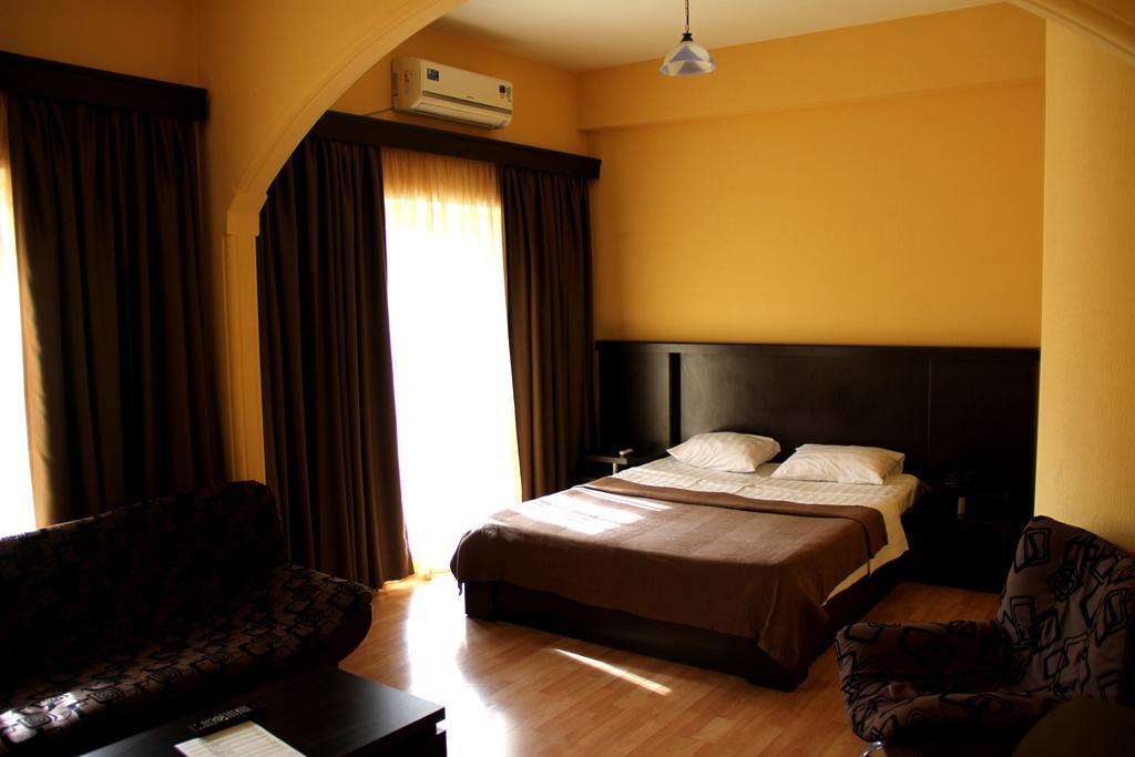 Avenue Hotel Tbilisi Room photo