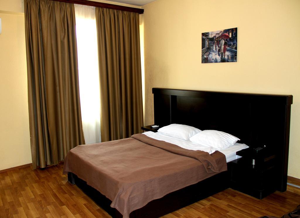 Avenue Hotel Tbilisi Room photo