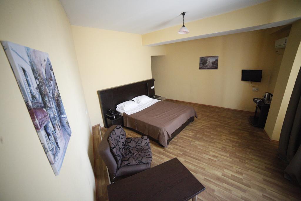 Avenue Hotel Tbilisi Room photo