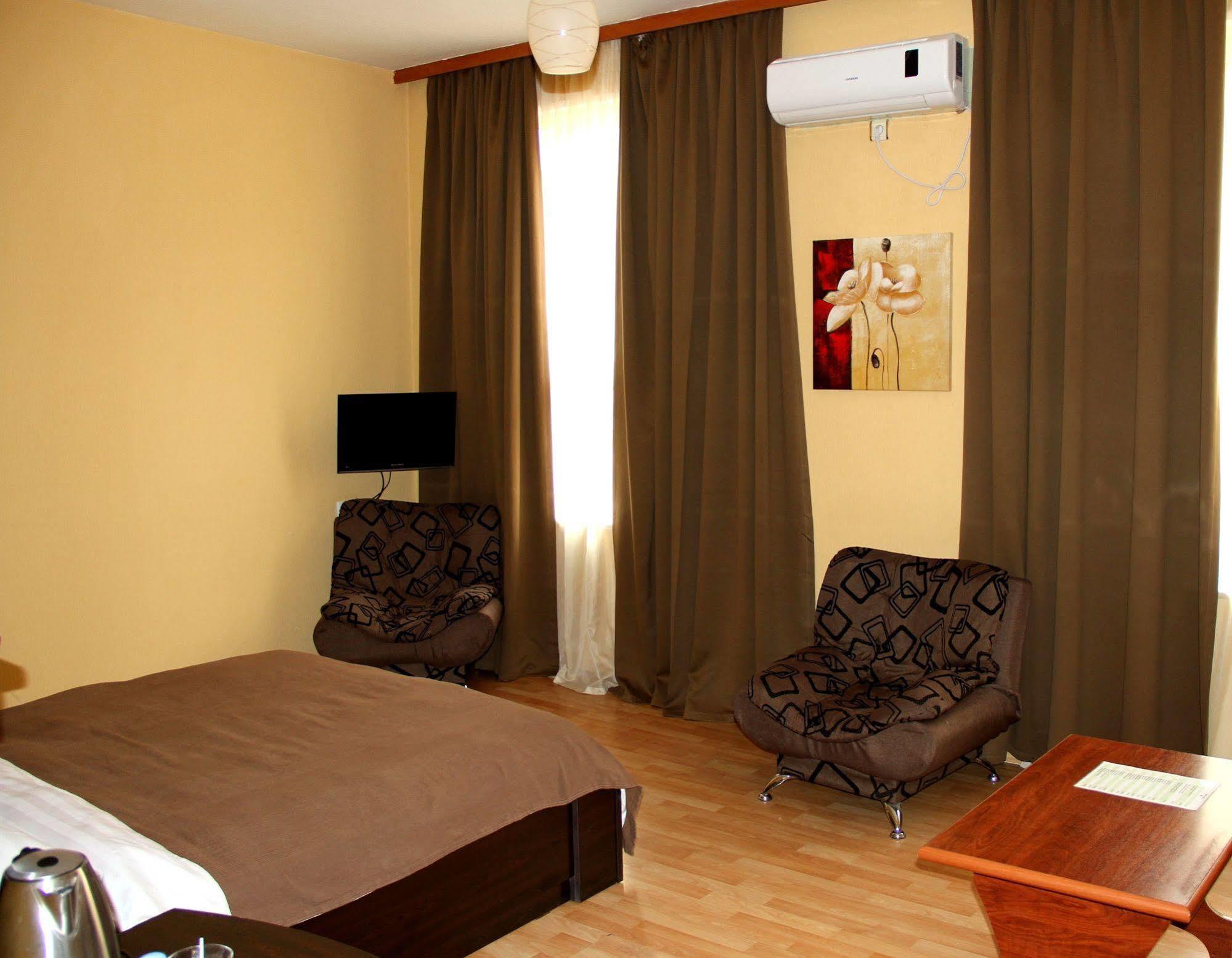 Avenue Hotel Tbilisi Exterior photo
